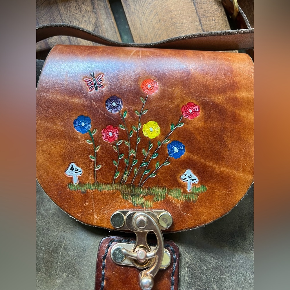 Beautiful Phillimore Hand Tooled & Painted Bohemian Bag - Picture 2 of 7